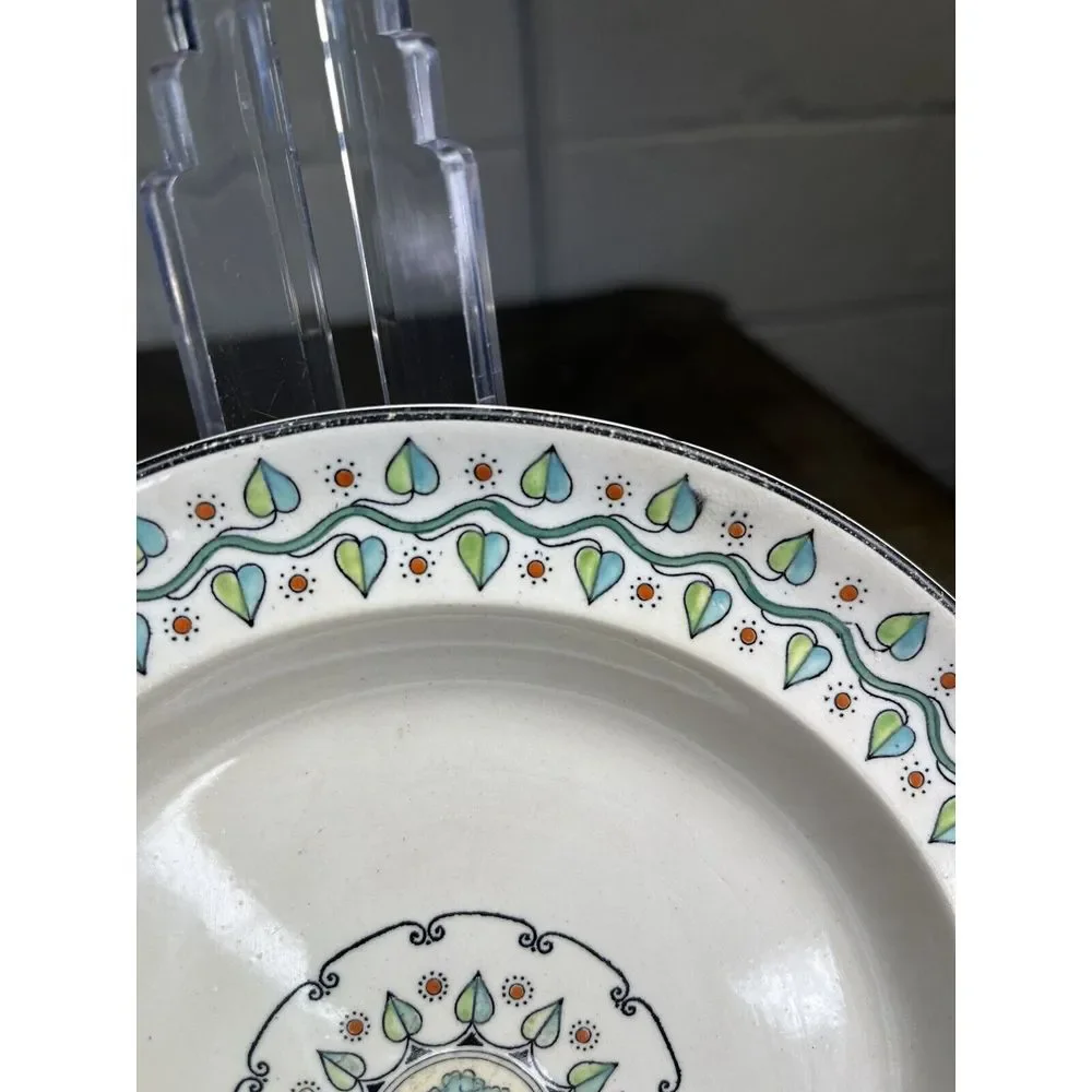 Arts & Crafts Wedgwood‎ Dartmouth Vine Berries Salad Plate Green Orange